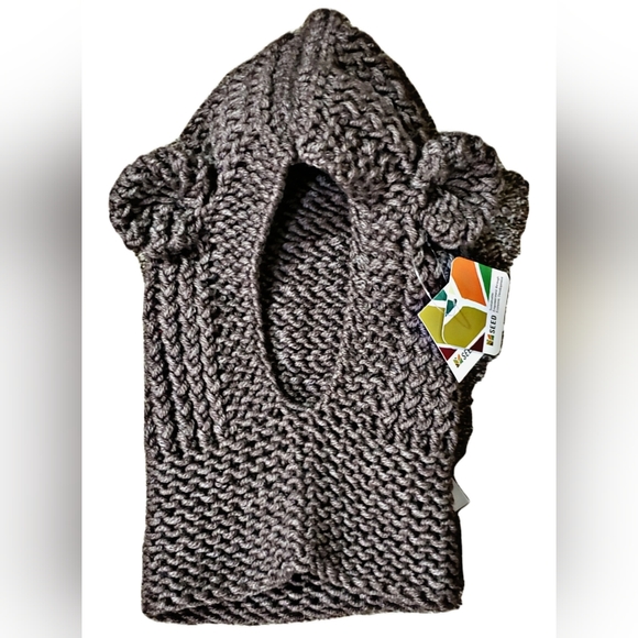 Knitted Kid Size Bear Hoodie/Hat - Picture 1 of 3